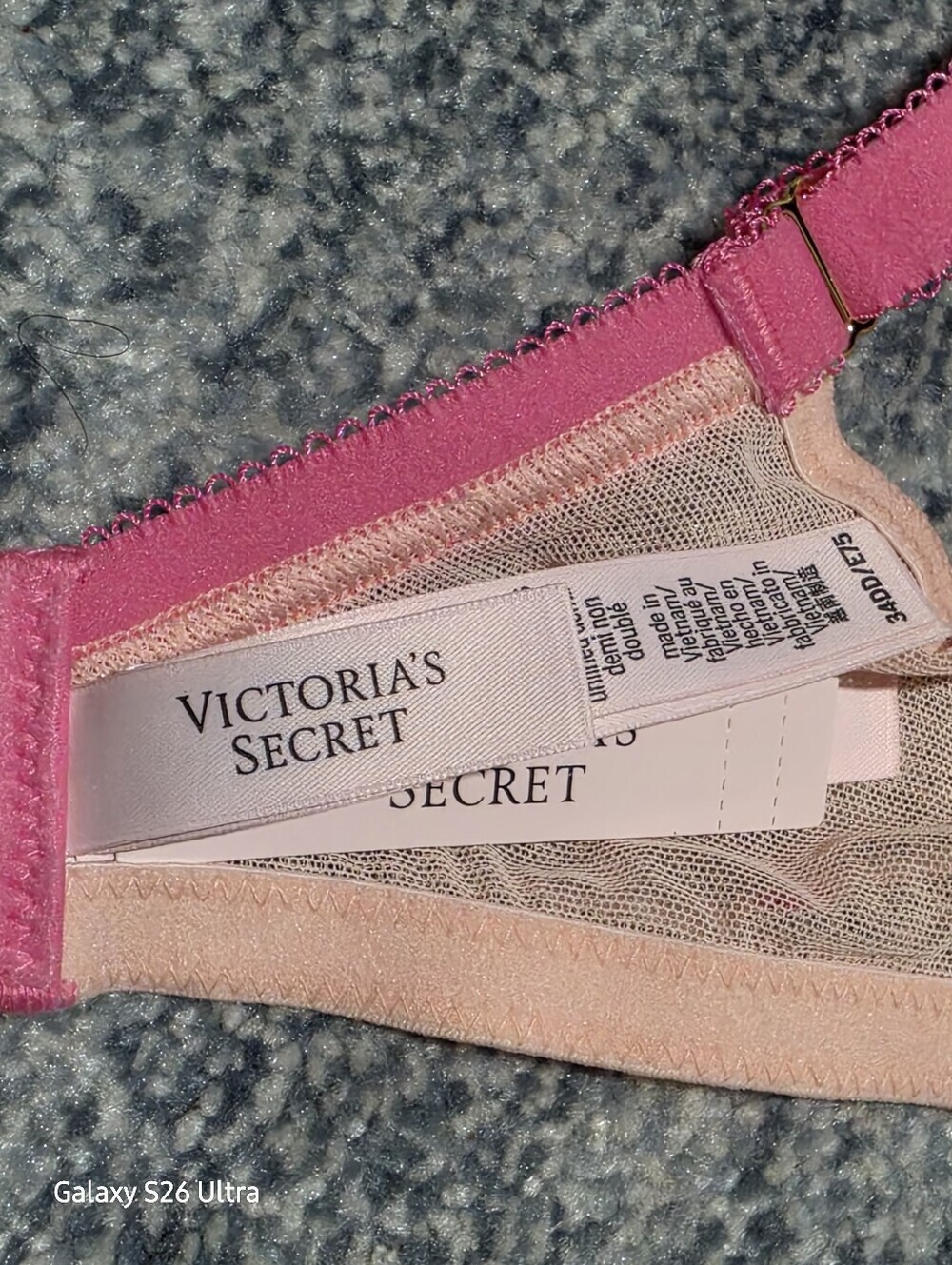 VICTORIA SECRET'S Soft  Pink  Underwire Bra with Floral Lace Detail Size 34DD - Picture 4 of 11